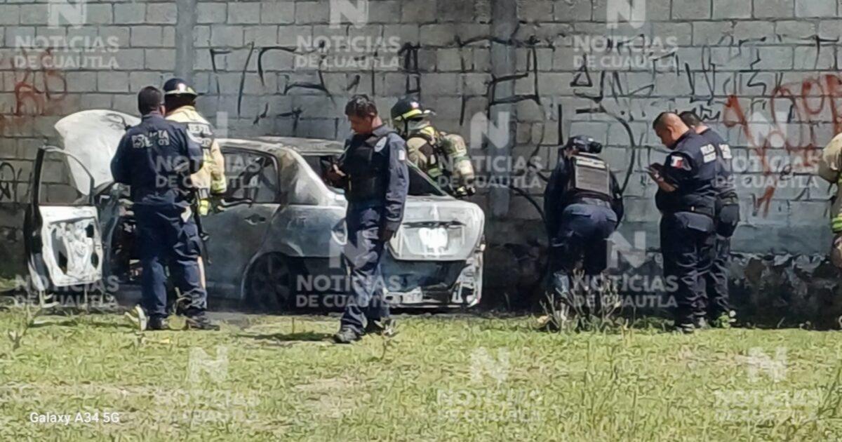 Incendian taxi verde Limón en Cuautla Noticias de Cuautla