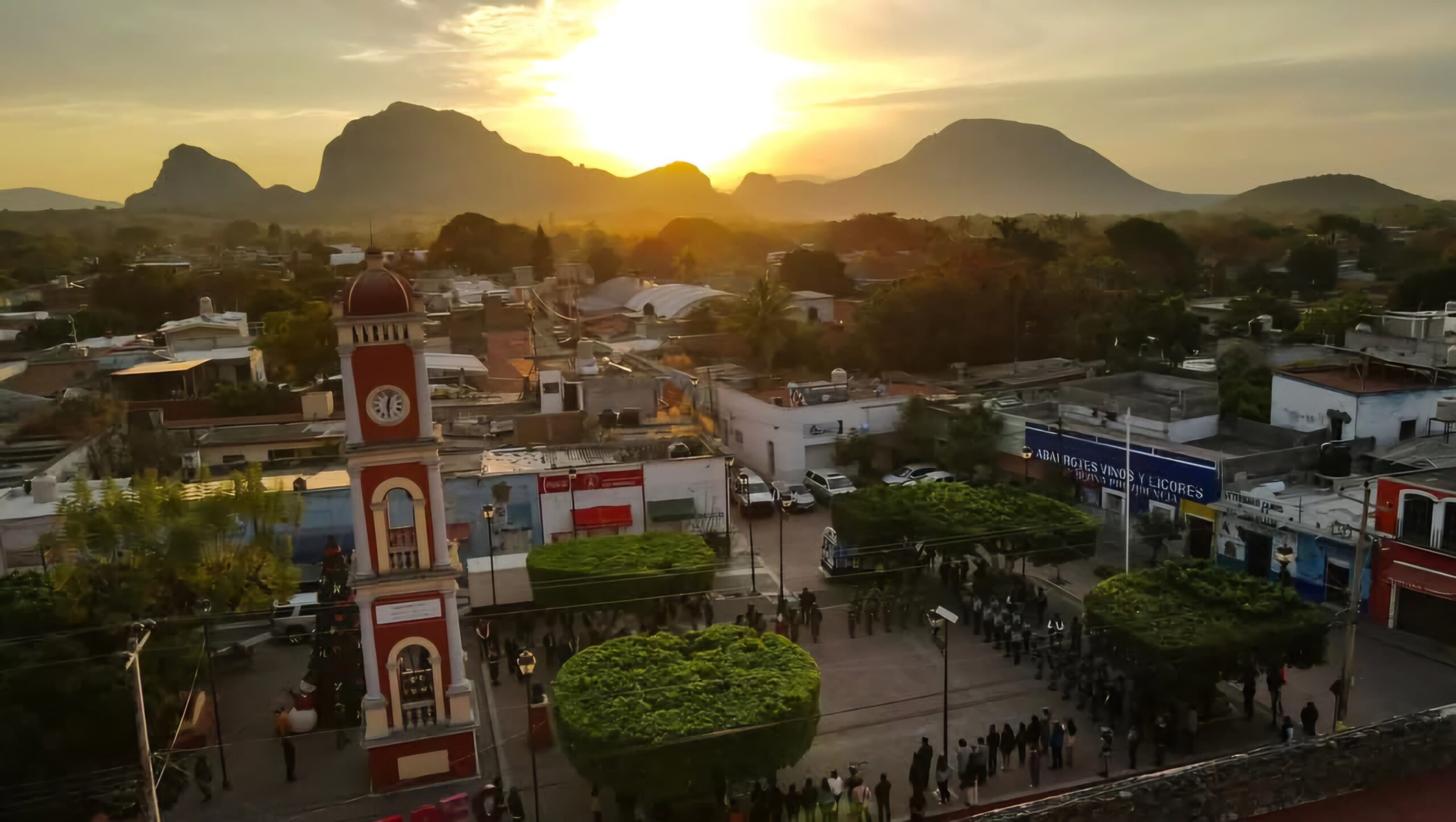 Apertura del cerro El Cristo del Mirador reactiva economía de Jonacatepec