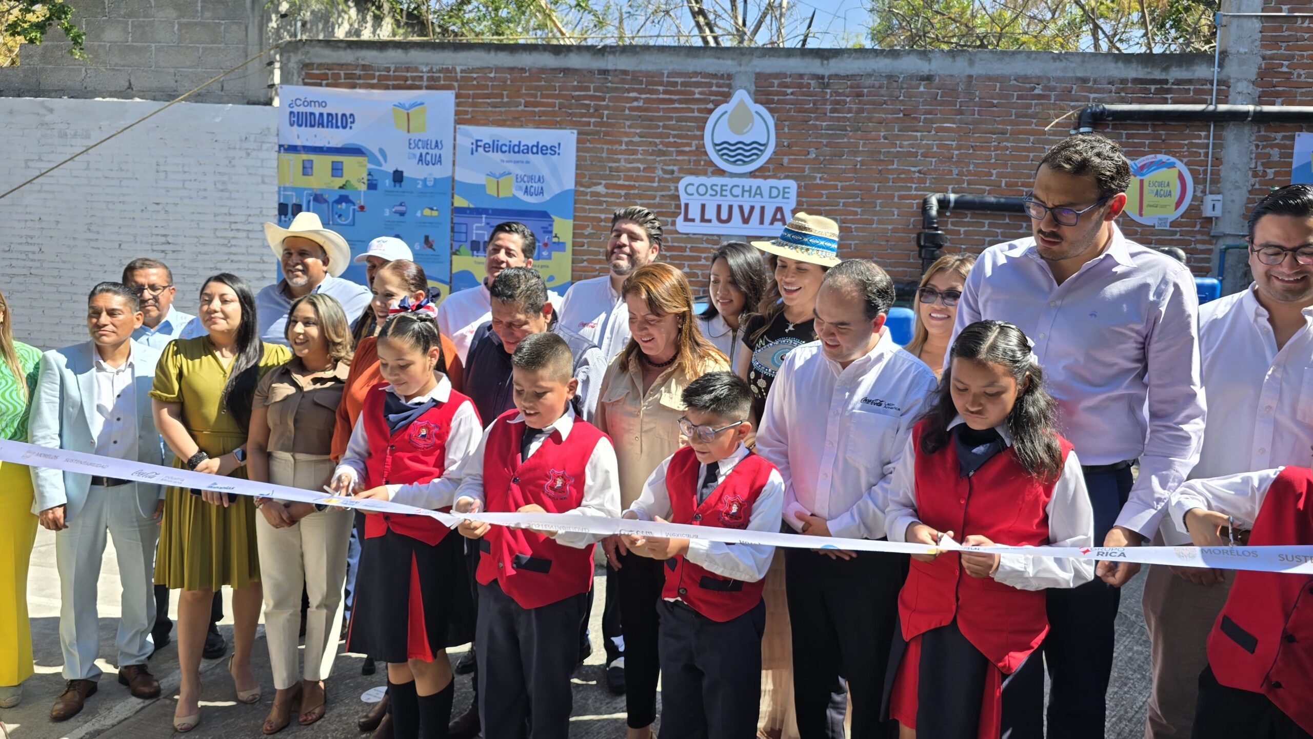 Grupo Rica y Gobernadora inauguran sistema de captación de agua en primaria de Cuautla