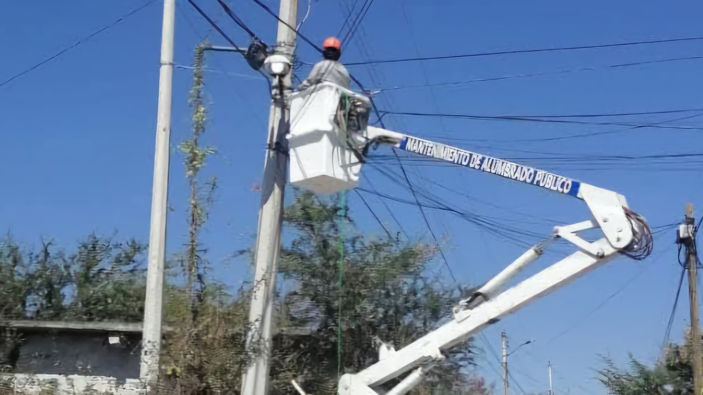 Atienden más de 130 reportes por fallas de luz en Jonacatepec