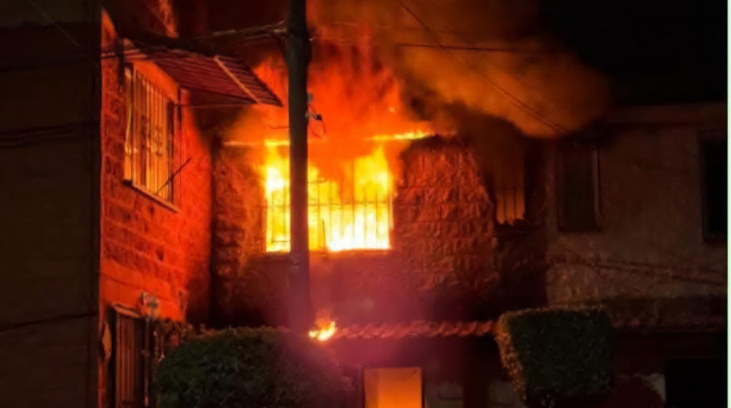 Pierde la vida familia en incendio de su casa en Jiutepec