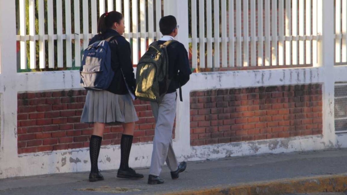 Por frío modifican horarios en escuelas