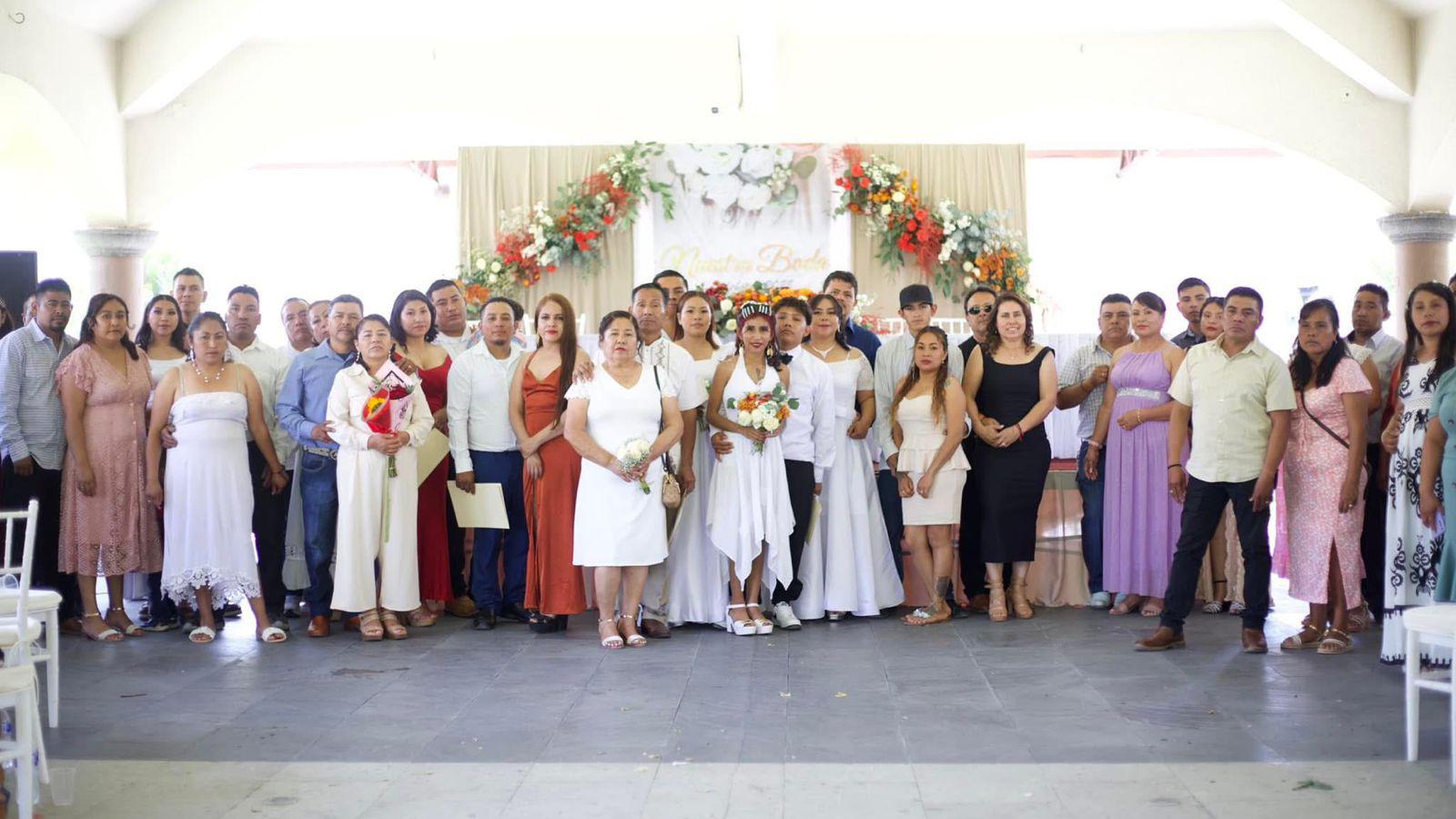 Realiza Axochiapan bodas comunitarias