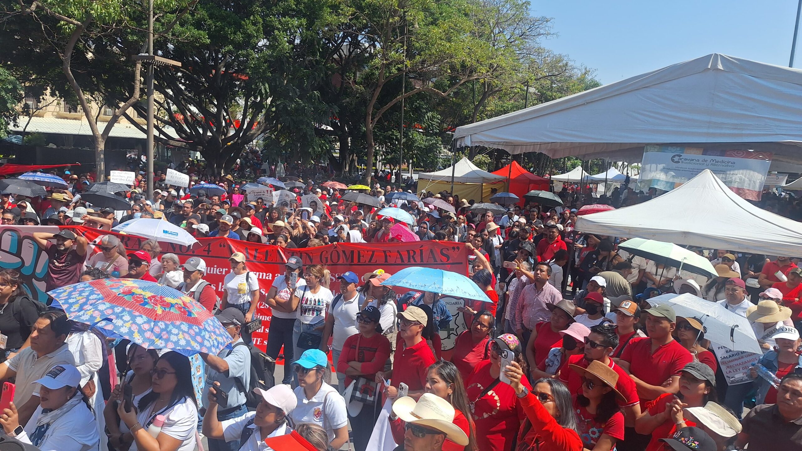 Maestros suspenden Consejo Técnico Escolar para protestar