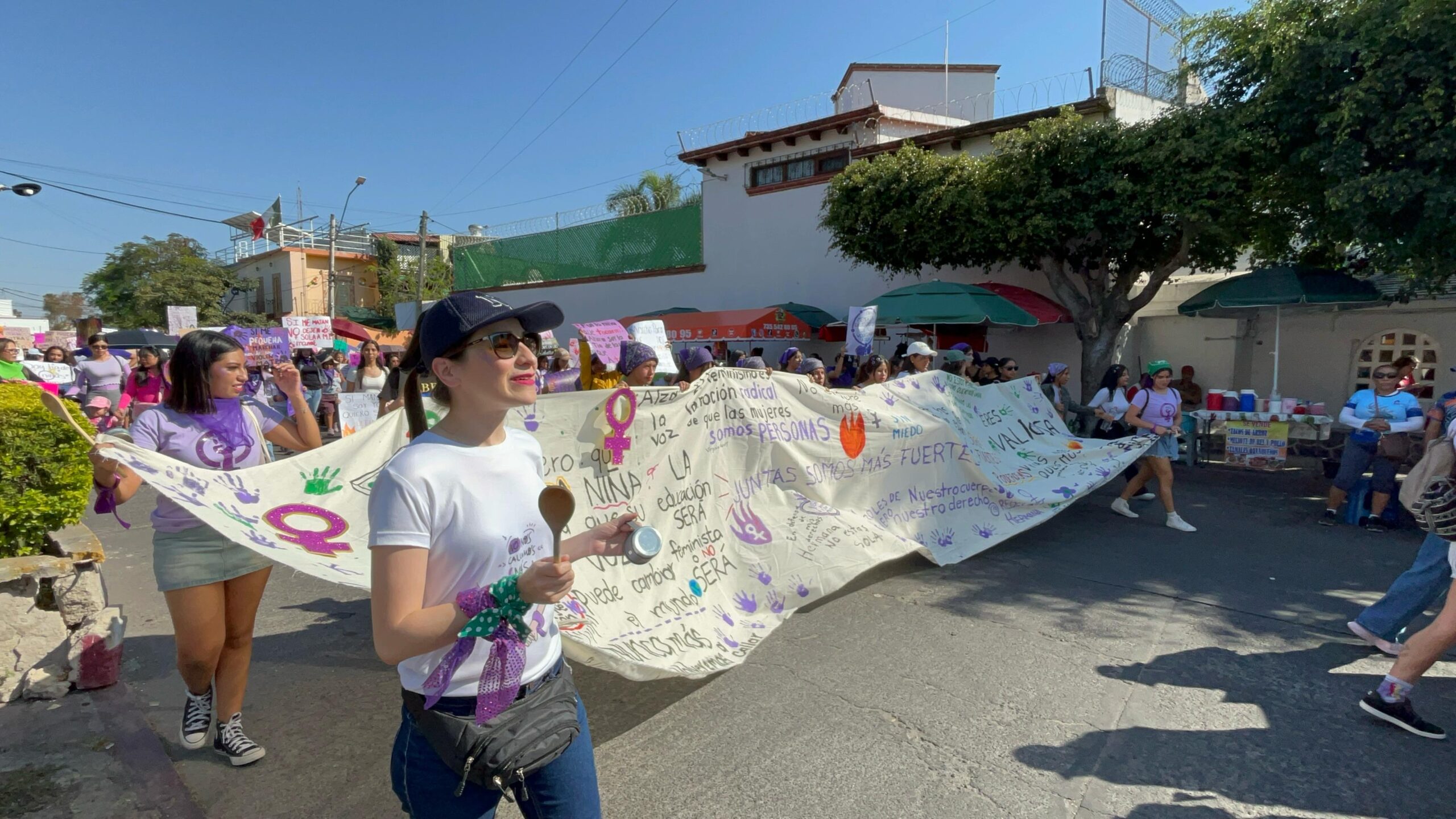 Marchan por el 8M en Cuautla