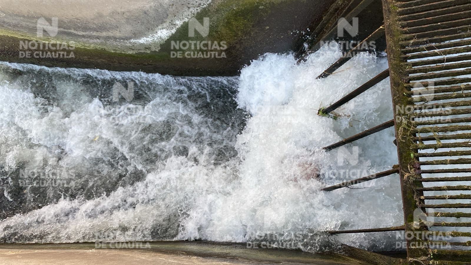 Hallan cuerpo sin vida en canal de riego en Cuautla