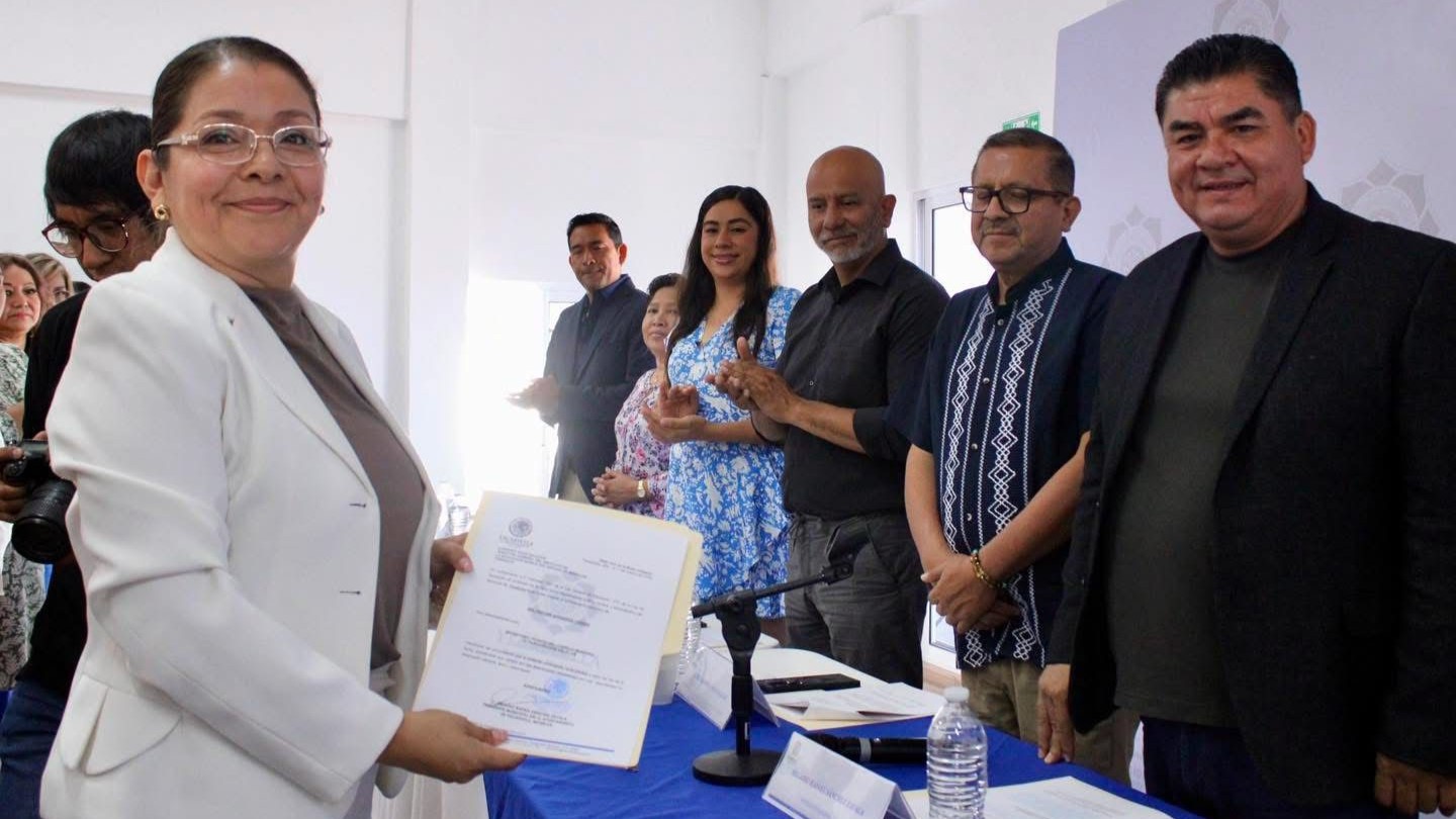 Toman protesta integrantes del Consejo Municipal de participación educativa